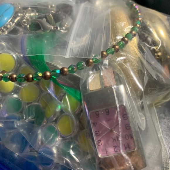 Lot #3  1# bag assorted jewelry - Picture 8 of 8